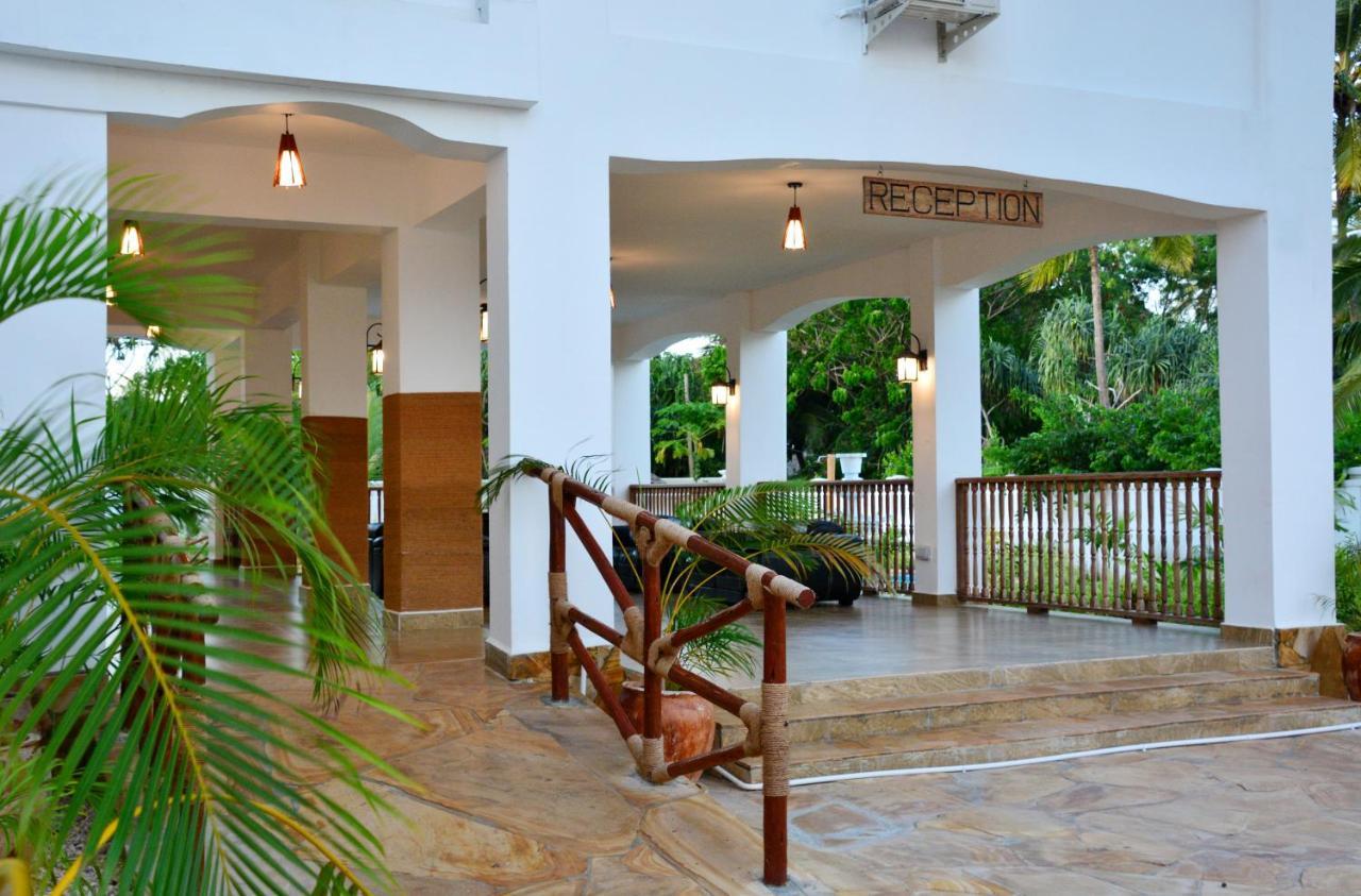 Zanoceanique Hotel Матемве Екстер'єр фото